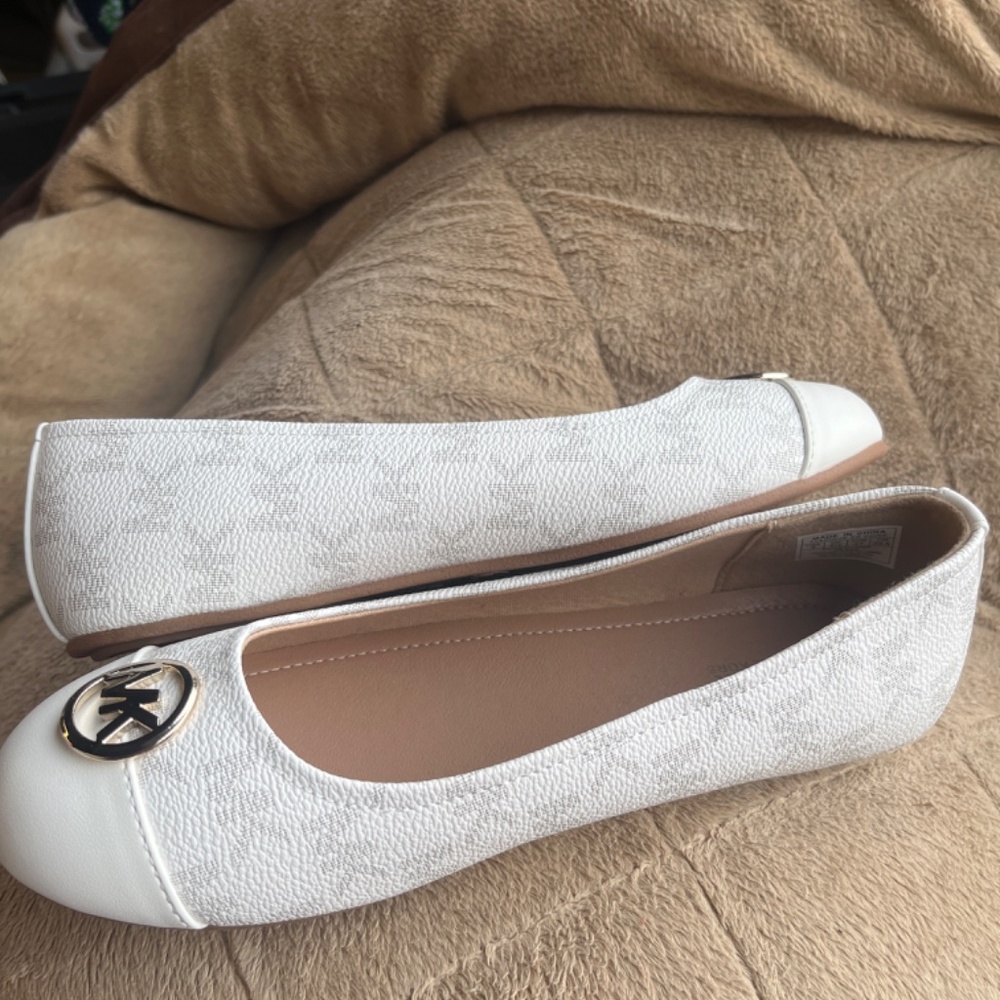 Michael Kors flat - Picture 6 of 6